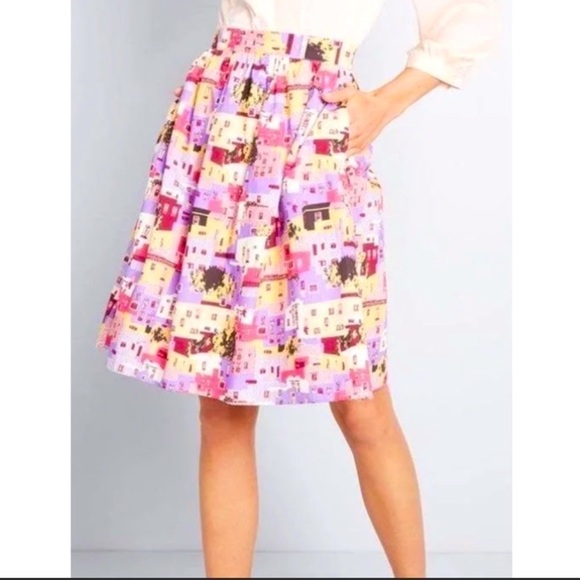 Modcloth Dresses & Skirts - Modcloth Cityscape purple and burgundy building print skirt